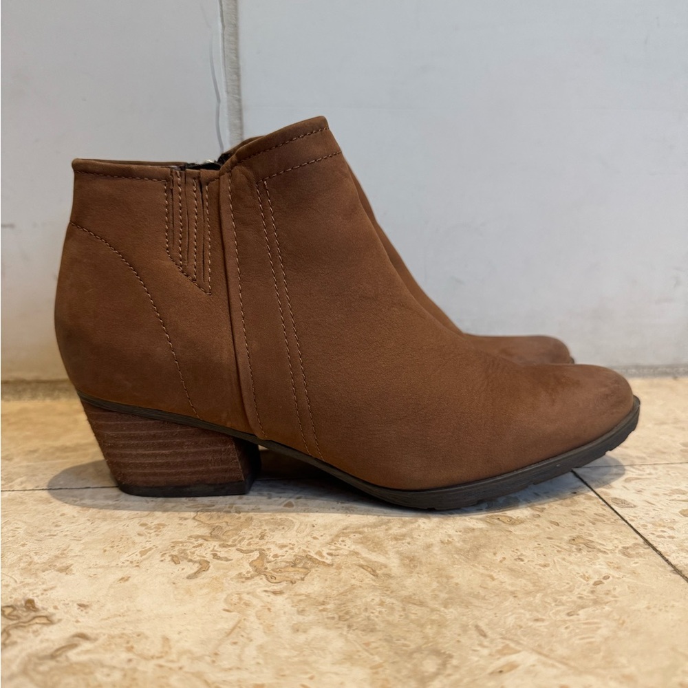 Blondo Valli Waterproof Nubuck Suede Booties Sz 7
